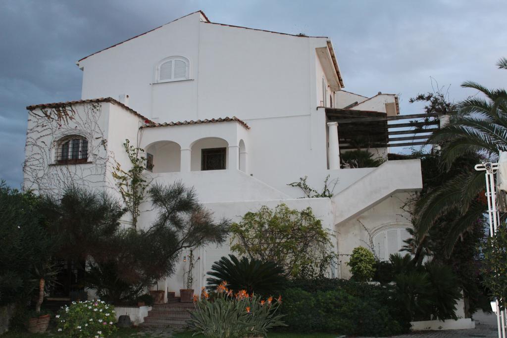 Puntaquattroventi Hotel Ercolano Buitenkant foto